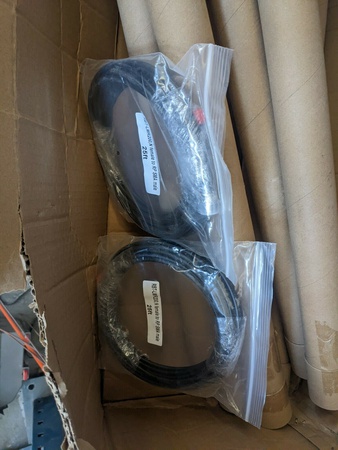 SenseCAP M1 HNT Indoor Helium Miner Hotspot - US915 w 8db antenna UNOPENED