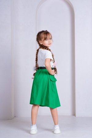 Двойка из футболки и юбки с принтом