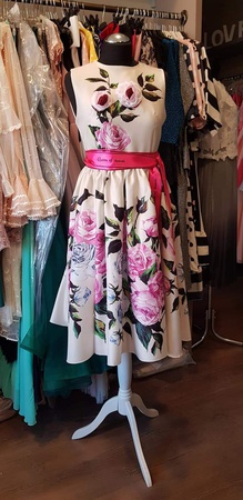 Вечерние и свадебные платья большой выбор. Платья дополнительно по низким ценам с манекенов, выставок и показов