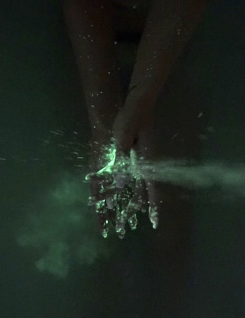 Жемчужины для ванны с эффектом свечения [светится в темноте]