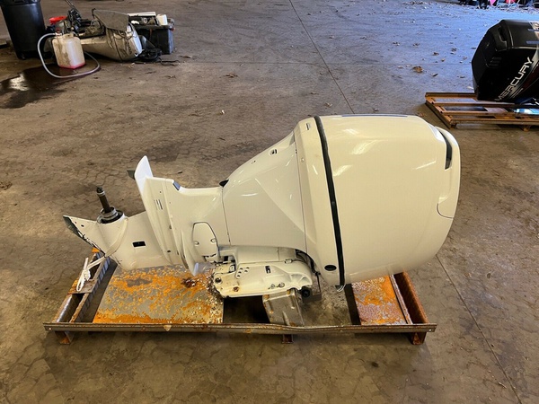 2015 Yamaha F75 75 л.с. 4-тактный 20-дюймовый подвесной лодочный мотор PTT Nice Shape