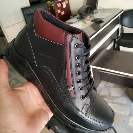 Erkek ayakkabıları satıyorum. Üretim Türkiye.