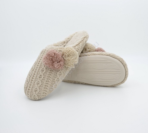 Тапочки с плюшевыми помпонами L-308