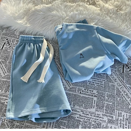 Женская спортивная одежда