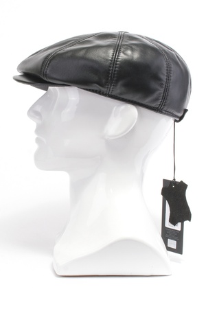 Кепка из кожи 260101