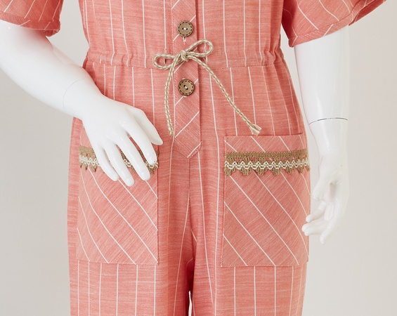 Полосатый женский комбинезон в полоску