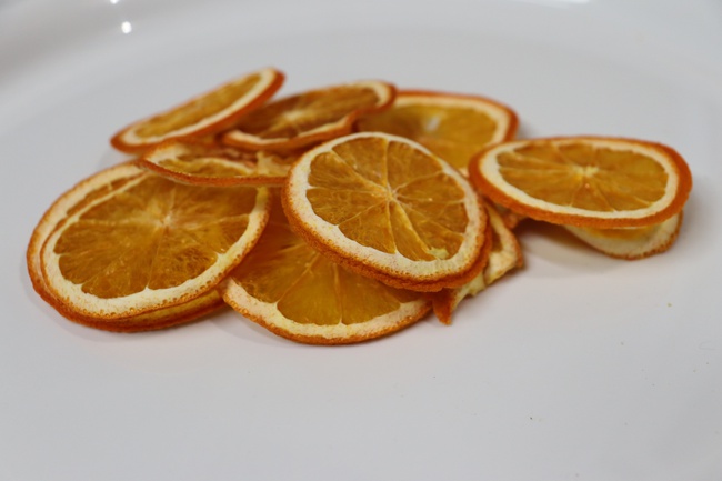 Portakal, mandalina, kırmızı portakaldan elde edilen doğal cipsler