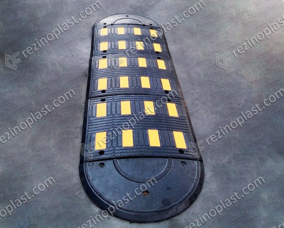 Лежачий полицейский ЛП650 (650х500х52мм)