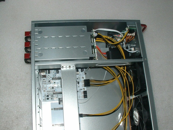 Octominer X12ULTRA Kripto Madencilik Rig 3600W + SSD + CPU + RAM + MOBO + HiveOS için Toptan Tedarikçi