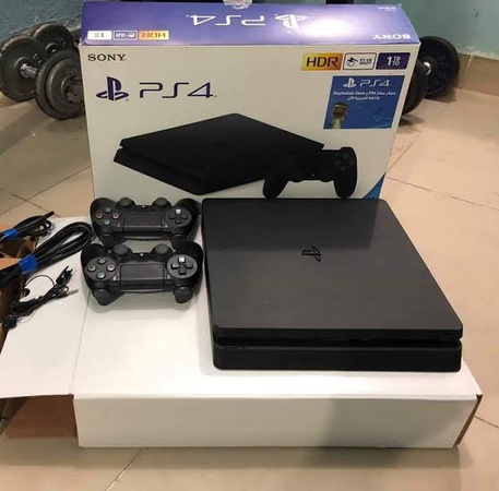 Yepyeni Play Station 4 Slim Satmak İçin