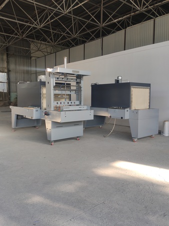 Heat-shrinkable equipment, equipment for washing and drying glass for double-glazed windows.