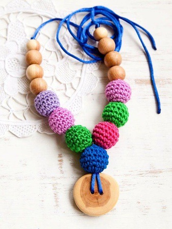 Слингобусы ягодные с можжевеловой пуговкой