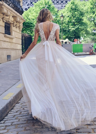 Barbara<br> İnci şeritli gelinlik Anna RosyBrown