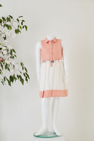 Платье без рукавов