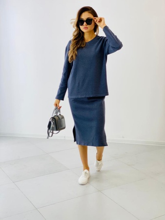 Yarı atletik gençlik elbisesi