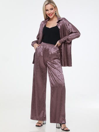 İki parçalı ipek takım elbise