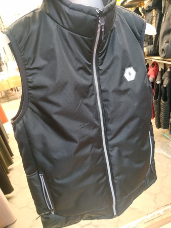 Sleeveless shirt. sport suit