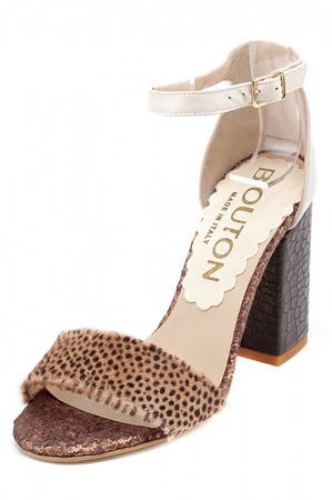 Bej topuklu sandalet k052