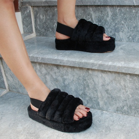 Плюшевые тапочки