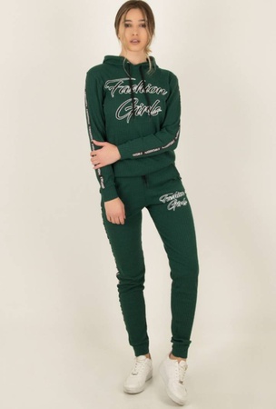 Женская спортивная одежда