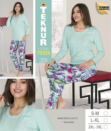 Stock Woman Pyjamas