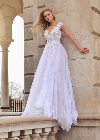 Batty<br> Geniş askılı gelinlik Anna RosyBrown