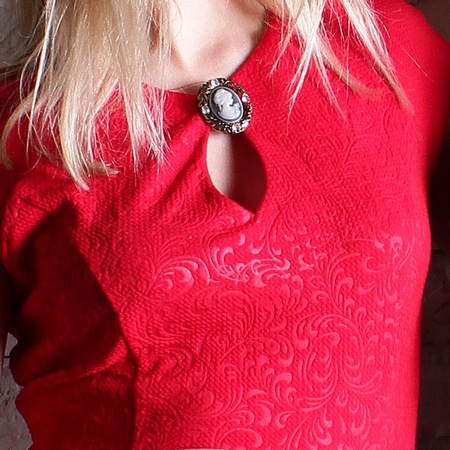 Платье красное длины макси из жаккарда