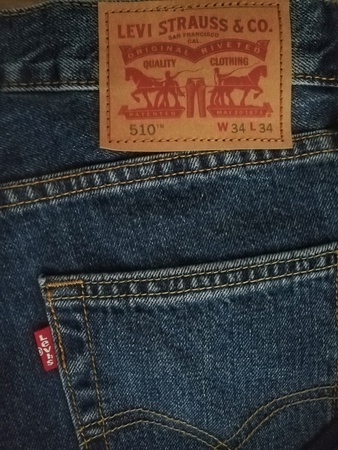 Джинсы  LEVIS