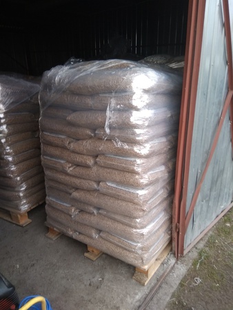 Качественные древесные пеллеты в мешках по 15 кг (Din plus / EN plus древесные пеллеты A1)