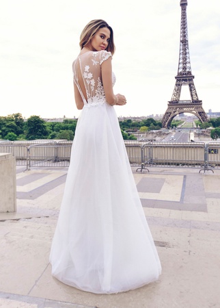 Ida<br> Kısa kollu ve sırtı açık Anna RosyBrown ile uzun gelinlik