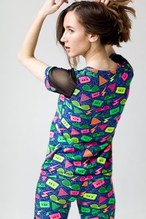 Fileli genç yürüyüş kıyafeti