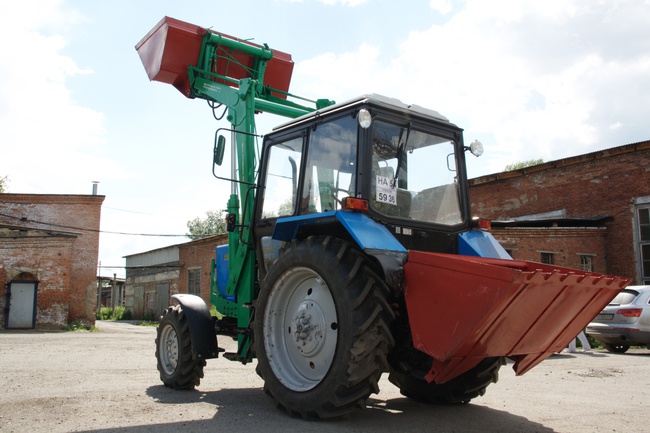 Погрузчик фронтальный ПФ-1 (ковш 0.9 м3)