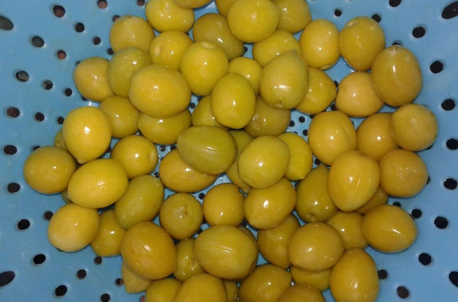 Зелёные оливки