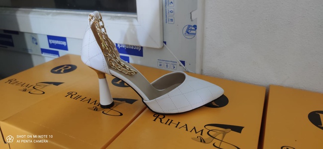 Женская обувь