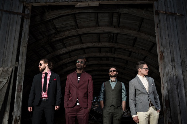 мужские костюмы