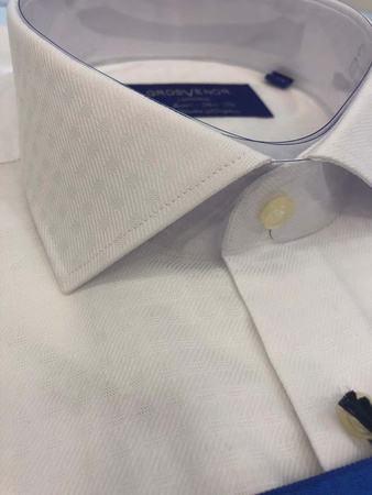 Erkeklerin gömlekleri