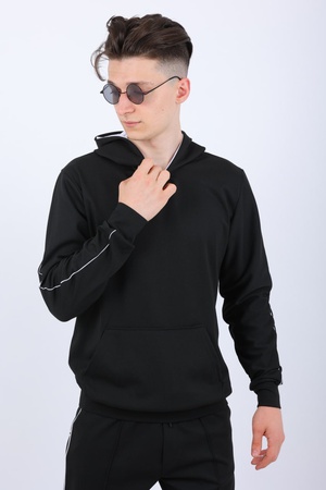 спортивный свитер