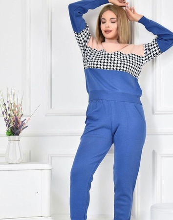 Трикотажные костюмы высокого качества,водолазки,свитера,вязанные,трикотажные платья,туники,худи,спорт,костюмы.