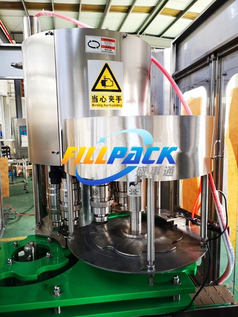 Машина для мойки, наполнения и укупорки бутылок с фруктовым соком