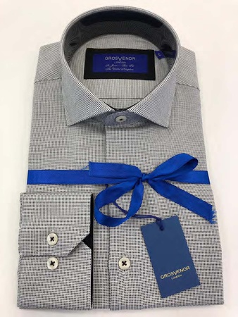 Erkeklerin gömlekleri