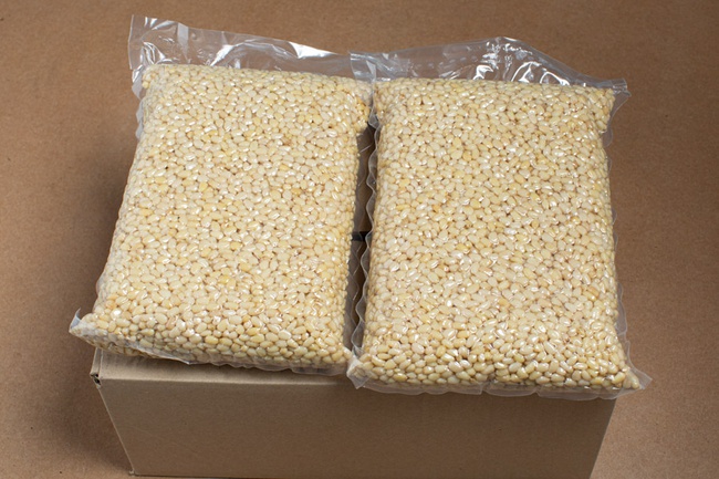 Premium peeled pine nuts - Russia