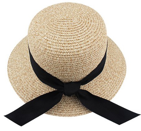 Женская шляпа с короткими полями