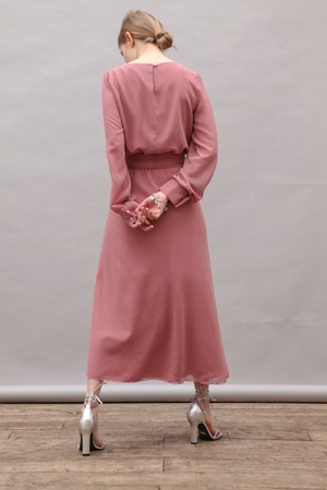 ШИФОНОВОЕ ПЛАТЬЕ С КРУГЛЫМ ВЫРЕЗОМ