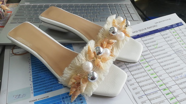 Женская обувь