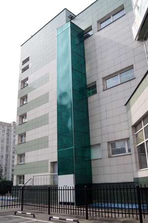 Шахтный грузовой подъемник