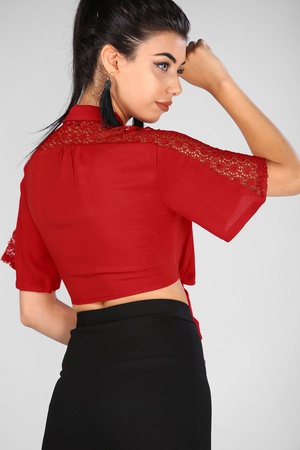 Женская рубашка с завязками