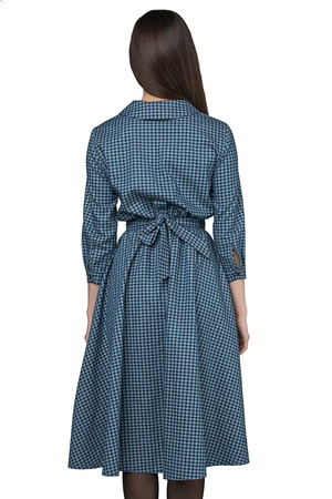 Платье с круглым отложным воротничком