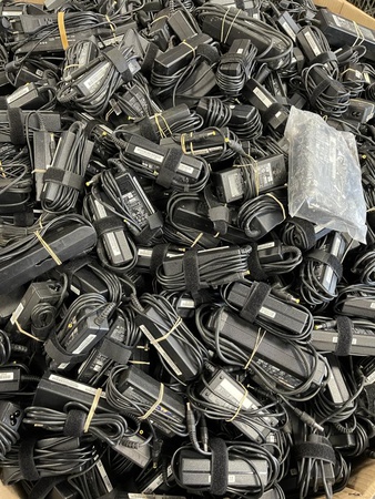 HP DHP DELL LENOVO ASUS mix chargers for saleELL LENOVO ASUS Mix-Ladegeräte zu verkaufen