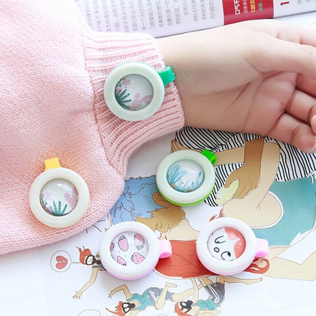 Sivrisineklerden uçucu yağlar içeren sivrisinek önleyici klips