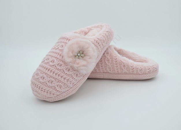 Тапочки с медальоном из натурального меха L-306